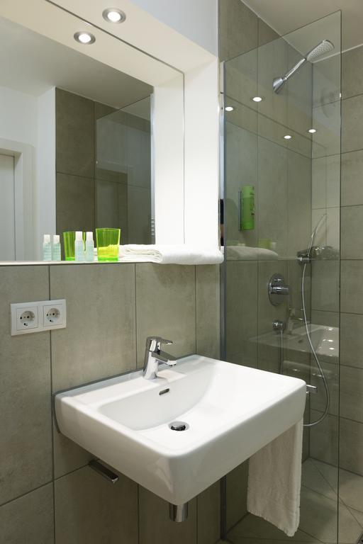 Hotel Rheingold Gailingen Room photo
